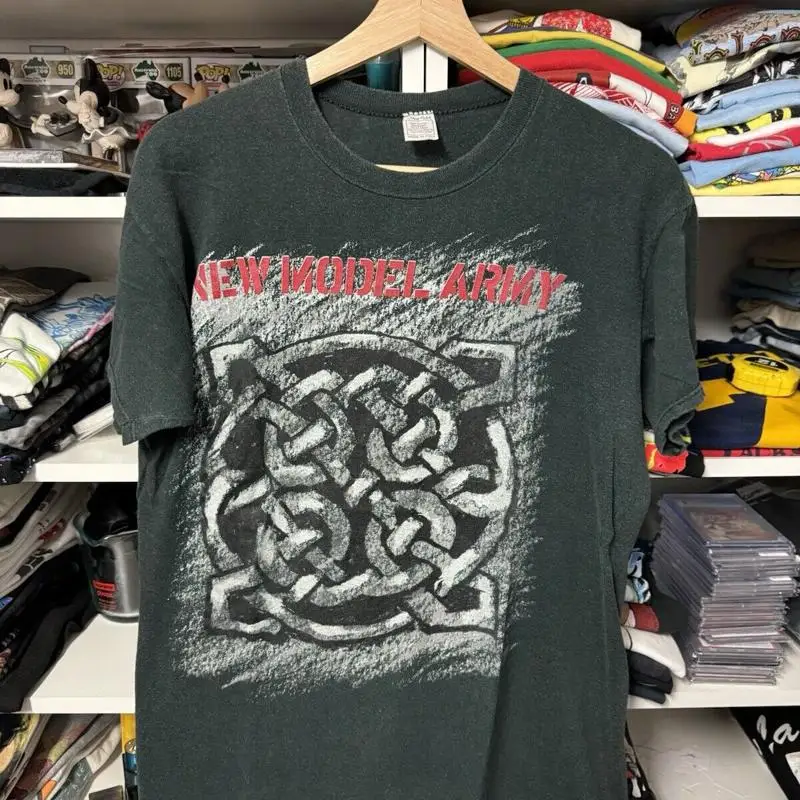 Band Tee Faded 90S - قميص تي شيرت أسود كبير الحجم