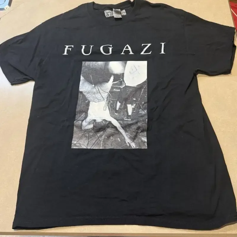 Band Tee Faded 90S - تي شيرت فوجازي نادر بتصميم عتيق